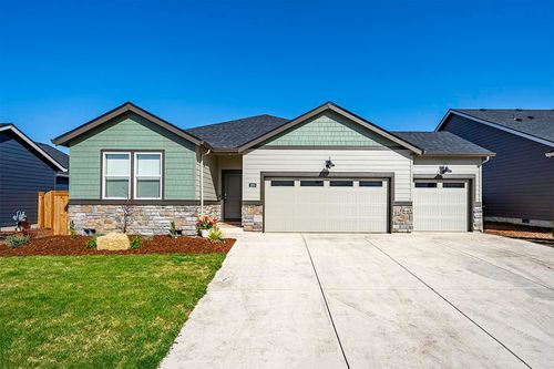 1928 Hannah Ln, Medford, OR, 97504-4532 | Card Image