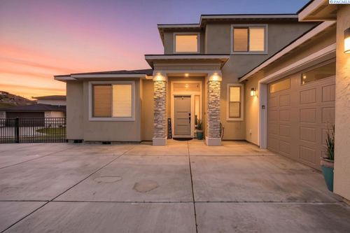 6557 Argos St, West Richland, WA, 99353-5519 | Card Image