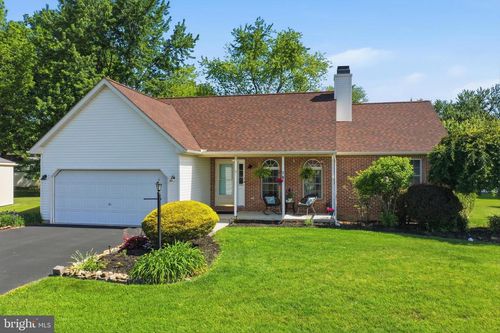 7 Esther Ln, Shoemakersville, PA, 19555-1100 | Card Image