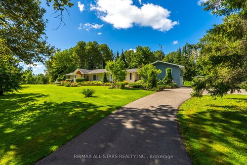 523 Davis Dr, Uxbridge, ON, L9P1R1 | Card Image