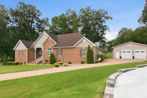 1305 Oakbrook Dr, Paris, TN, 38242-5033 | Card Image