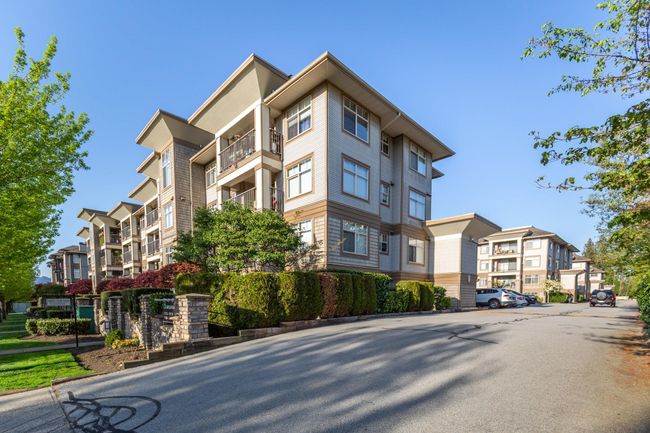 229 - 12238 224 Street, Condo with 1 bedrooms, 1 bathrooms and 1 parking in Maple Ridge BC | Image 1