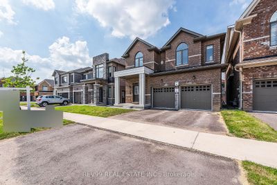 6 Bannister Rd, House other with 4 bedrooms, 4 bathrooms and 4 parking in Barrie ON | Image 2