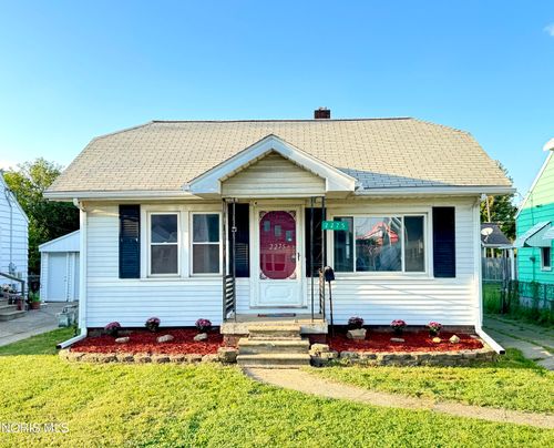 2275 Brown Rd, Oregon, OH, 43616-3648 | Card Image