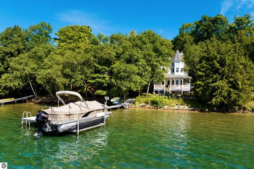 10888 Quin Sigamond Ln, Central Lake, MI, 49622 | Card Image