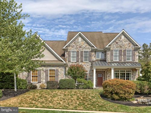 2375 Pickett Ln, Enola, PA, 17025-3331 | Card Image