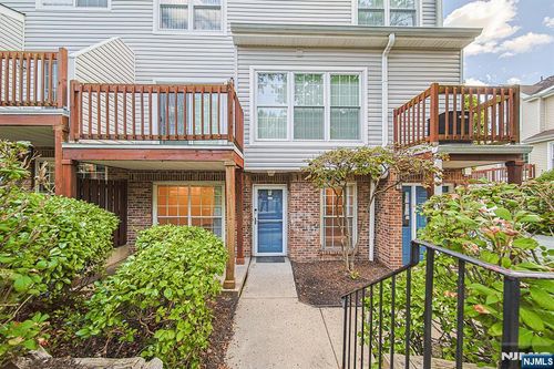 240 Village Circle Dr, Fort Lee, NJ, 07024-2108 | Card Image