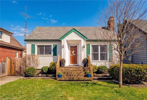 20 E 18th St, Hamilton, ON, L9A4N7 | Card Image