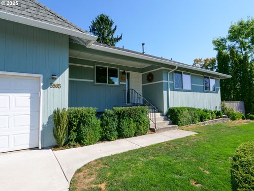 3565 Se El Camino Dr, Gresham, OR, 97080-1609 | Card Image