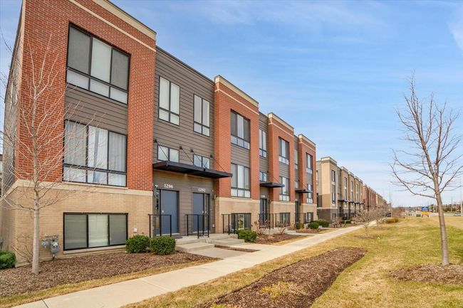 1292 Quadrant Ln, Townhouse with 3 bedrooms, 3 bathrooms and 2 parking in Schaumburg IL | Image 30