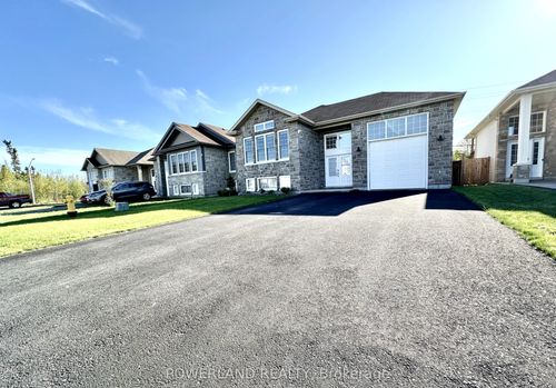 21 Brookland Dr, North Bay, ON, P1A0A1 | Card Image