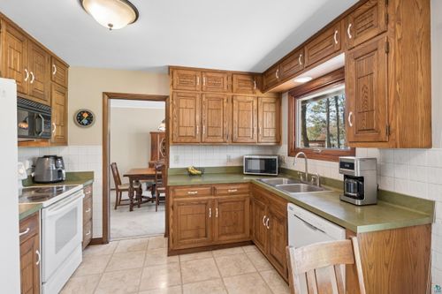 1501 Woodbury Ln, Duluth, MN, 55803-2156 | Card Image