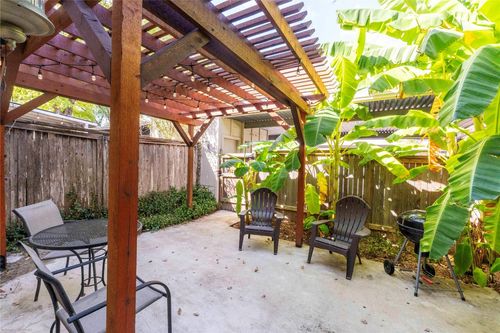 1833 Coronado Hills Dr, Austin, TX, 78752-2116 | Card Image