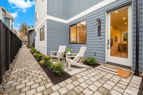 713 N 70th St, Seattle, WA, 98103 | Card Image