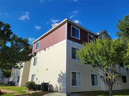 apt-302-529 Southwest Pkwy, College Station, TX, 77840-7146 | Card Image