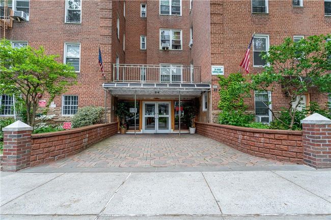 APT-2J - 82-40 Austin St, Home with 2 bedrooms, 1 bathrooms and null parking in Kew Gardens NY | Image 24