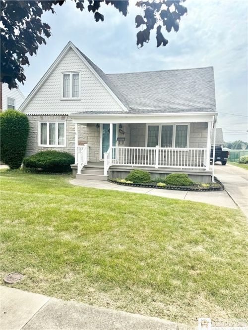 297 S Shore Blvd, Lackawanna, NY, 14218-1711 | Card Image