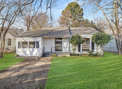 849 Singapore Dr, Wake Village, TX, 75501-6151 | Card Image