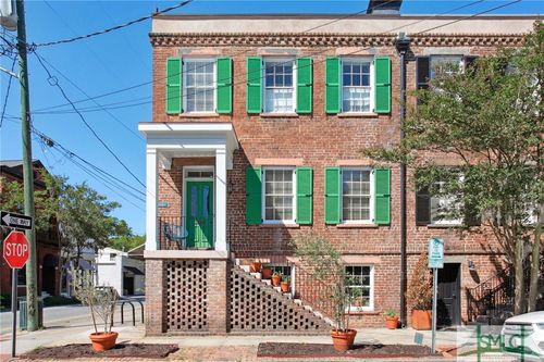 24 W Taylor St, Savannah, GA, 31401-4913 | Card Image