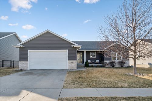 5946 Rock Ridge Dr, Marion, IA, 52302-0040 | Card Image