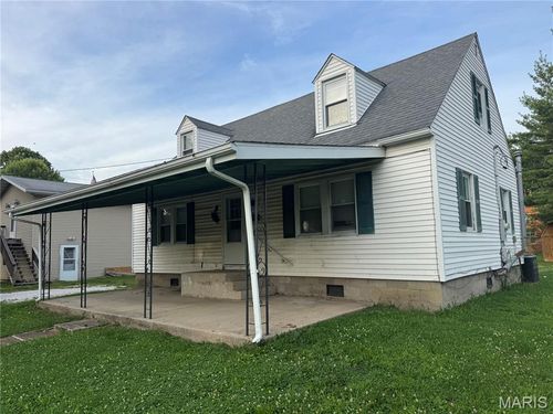 14 6th St, Carrollton, IL, 62016-1012 | Card Image