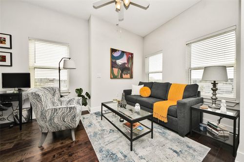 302-1011 Studemont St, Houston, TX, 77007-6413 | Card Image