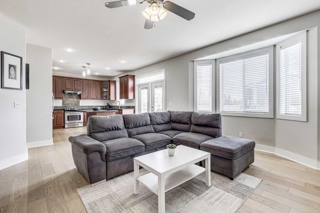 333 Bayside Place Sw, Home with 4 bedrooms, 3 bathrooms and 4 parking in Airdrie AB | Image 6