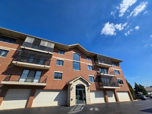 unit-204-6860 W Winding Trl, Oak Forest, IL, 60452-5226 | Card Image