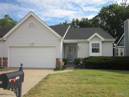 1327 Eagles Way Ct, Hazelwood, MO, 63042-1190 | Card Image
