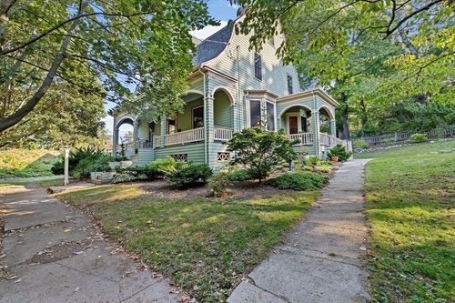 2 Raeburn Ter, Newton, MA, 02461-1423 | Card Image
