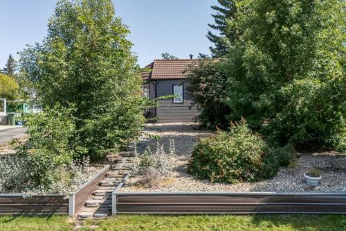 3905 44 St, Ponoka, AB, T4J1B3 | Card Image