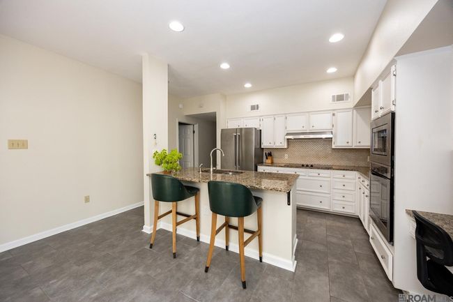 10218 N Magna Carta Pl, Townhouse with 4 bedrooms, 3 bathrooms and 2 parking in Baton Rouge LA | Image 6