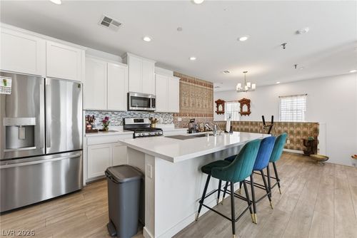 19206-3700 Canis Minor Ln, Henderson, NV, 89052-8805 | Card Image