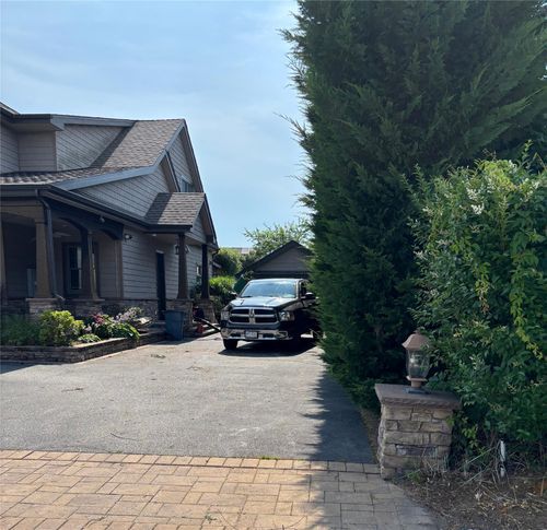 814 Pine Pl, Bellmore, NY, 11710-4613 | Card Image