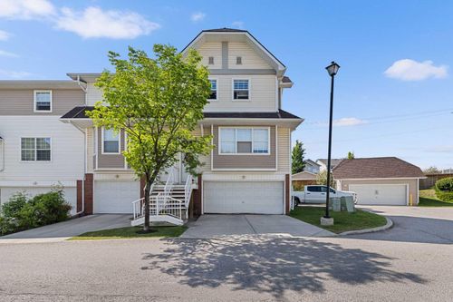127 Tuscany Springs Gdns Nw, Calgary, AB, T3L2R4 | Card Image