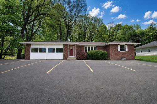 6281 Stadium Dr, Kalamazoo, MI, 49009-2011 | Card Image