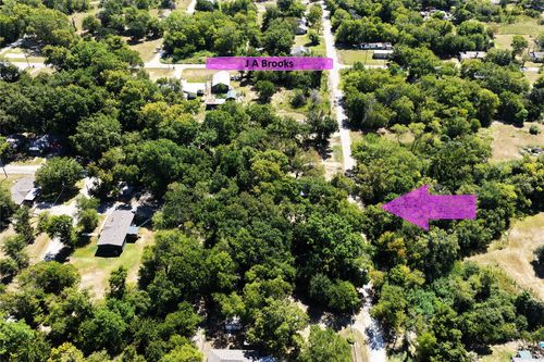 325 Jackson St, Teague, TX, 75860-2023 | Card Image