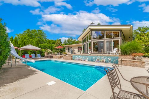 2297 W Main Rd, Lake Geneva, WI, 53147-3801 | Card Image