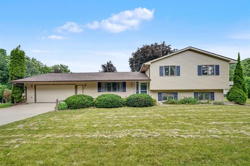 2117 Tilbury Road, Waterloo, IA, 50701 | Card Image