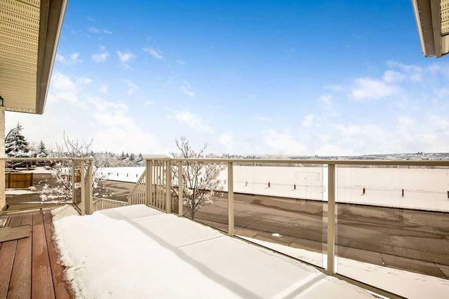 4 Range Green Nw, Home with 4 bedrooms, 2 bathrooms and 4 parking in Calgary AB | Image 9