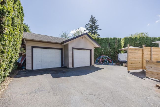 22750 125a Avenue, House other with 7 bedrooms, 4 bathrooms and 8 parking in Maple Ridge BC | Image 40