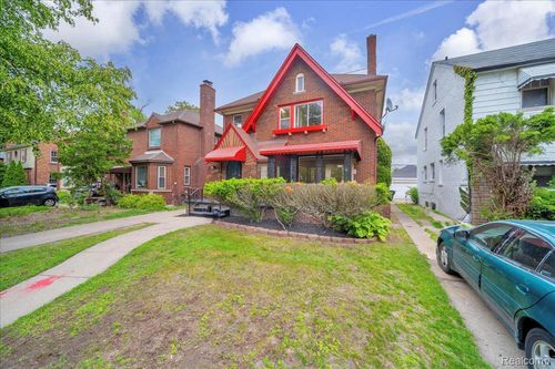 17592 Wisconsin St, Detroit, MI, 48221-2504 | Card Image