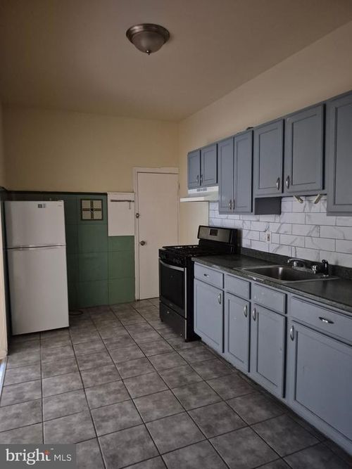 1-1245 Empire Ave, CAMDEN, NJ, 08103-2811 | Card Image