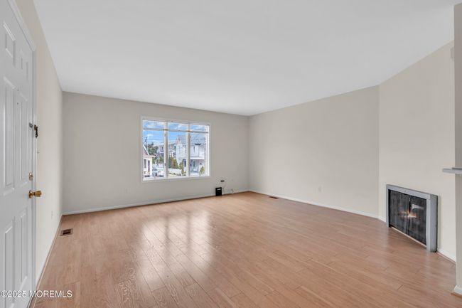 102 - 113 Lareine Ave, Condo with 1 bedrooms, 1 bathrooms and null parking in Bradley Beach NJ | Image 7