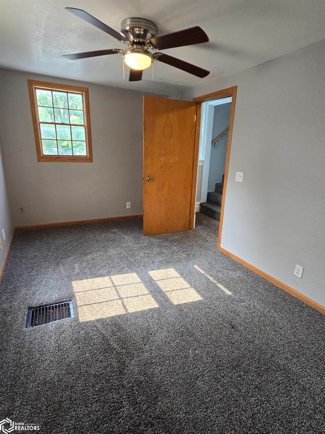1110 Elm St, House other with 5 bedrooms, 2 bathrooms and null parking in Webster City IA | Image 15