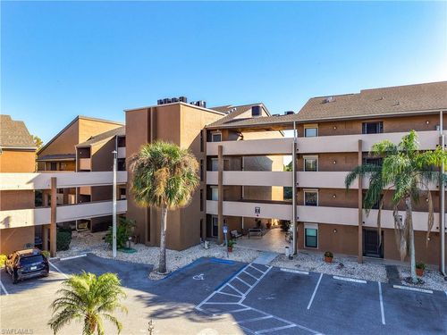 9-2067 W Lakeview Blvd, NORTH FORT MYERS, FL, 33903-6431 | Card Image