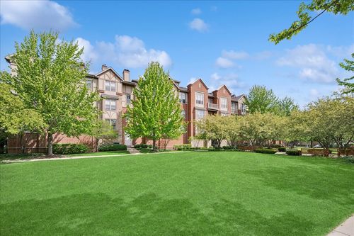 105-1950 Farnsworth Ln, Northbrook, IL, 60062-3768 | Card Image