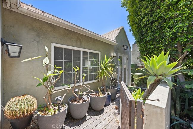 1944 Chariton St, House other with 3 bedrooms, 2 bathrooms and 2 parking in Los Angeles CA | Image 10