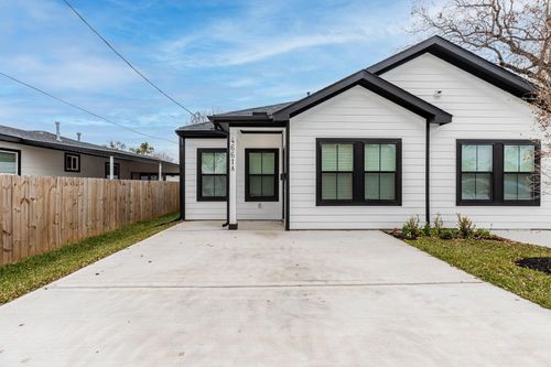a-4661 Clover St, Houston, TX, 77051-2809 | Card Image