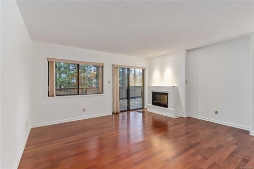 1-981 Fir Tree Glen, Victoria, BC, V8X5B8 | Card Image